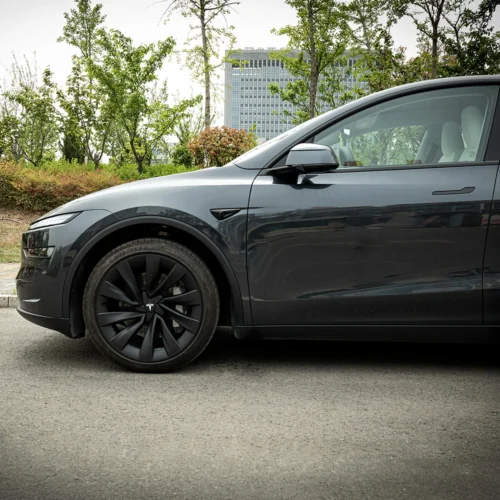 Alternative view of 20" Black Helix Hubcaps ~ Model Y (2025-2026)